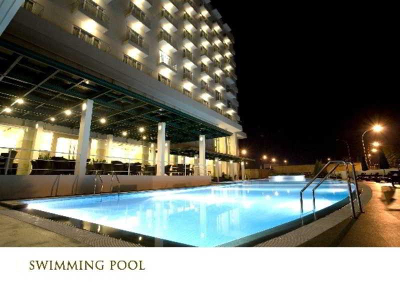 Sintesa Peninsula Hotel Манадо Экстерьер фото