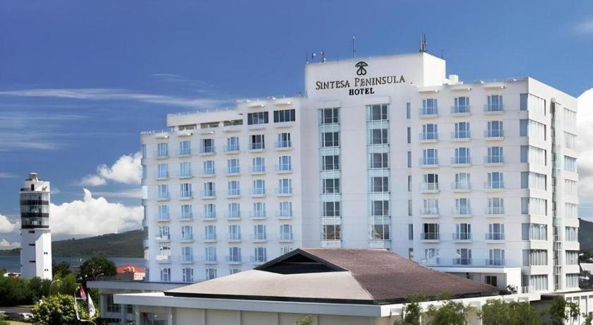 Sintesa Peninsula Hotel Манадо Экстерьер фото