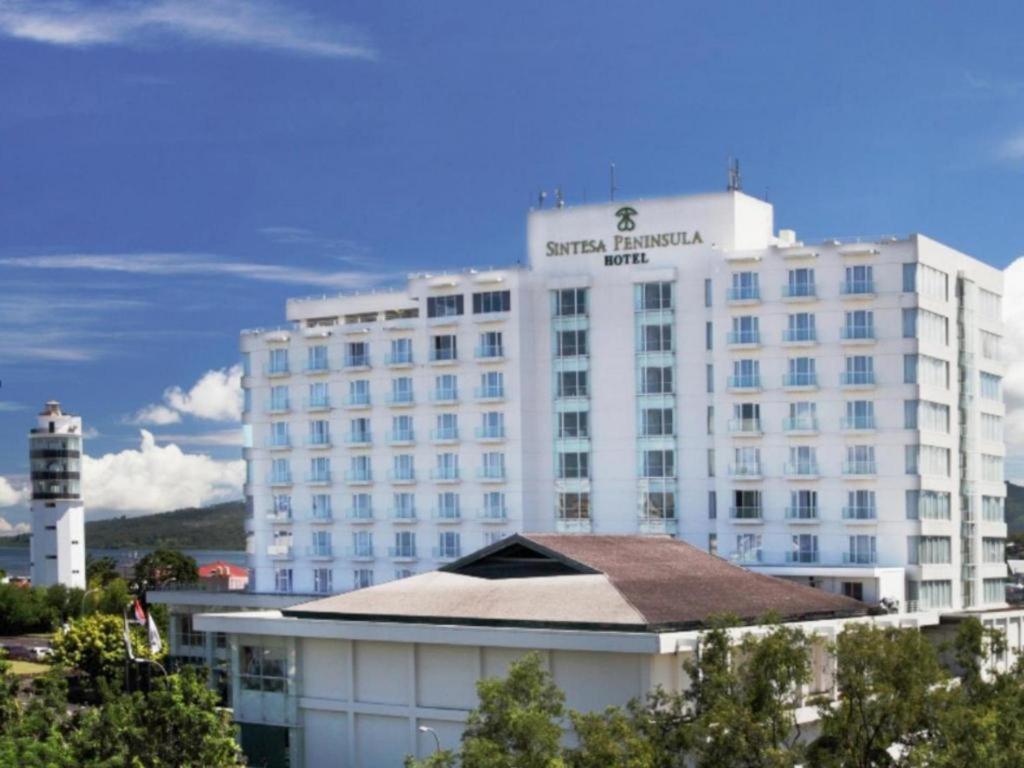 Sintesa Peninsula Hotel Манадо Экстерьер фото