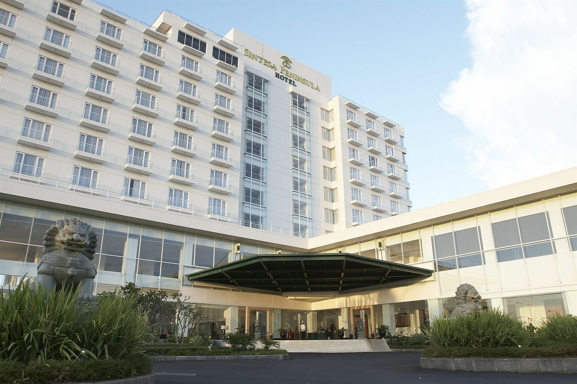 Sintesa Peninsula Hotel Манадо Экстерьер фото
